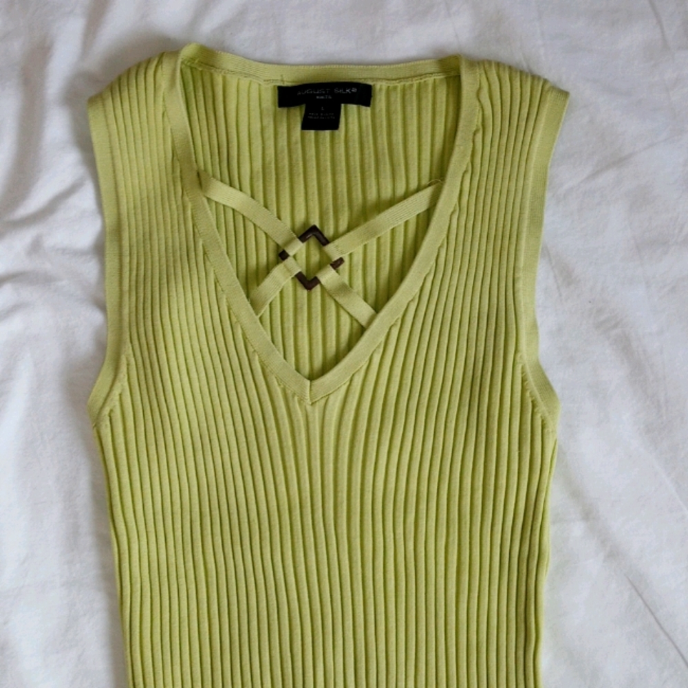 Vintage tank top in like green 🐍